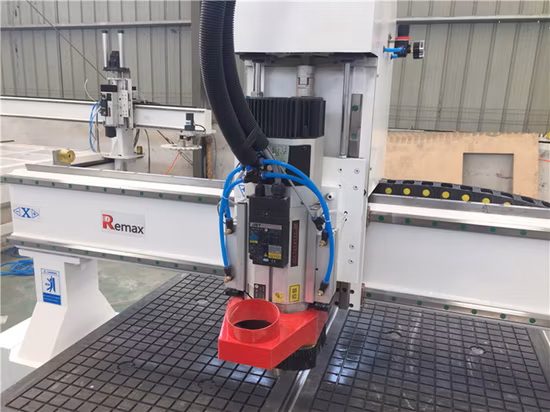 Machine de routeur CNC avec broche Atc 1325 Machine CNC de découpe du bois 3 axes Atc CNC Routeur Machine de gravure sur bois pour meubles de porte en bois MDF